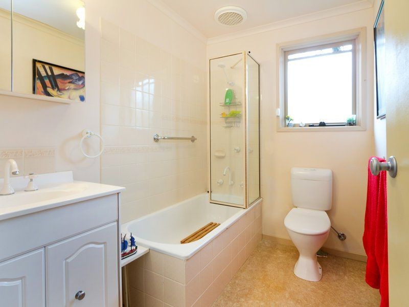 3 Yambill Avenue, Rosebud VIC 3939