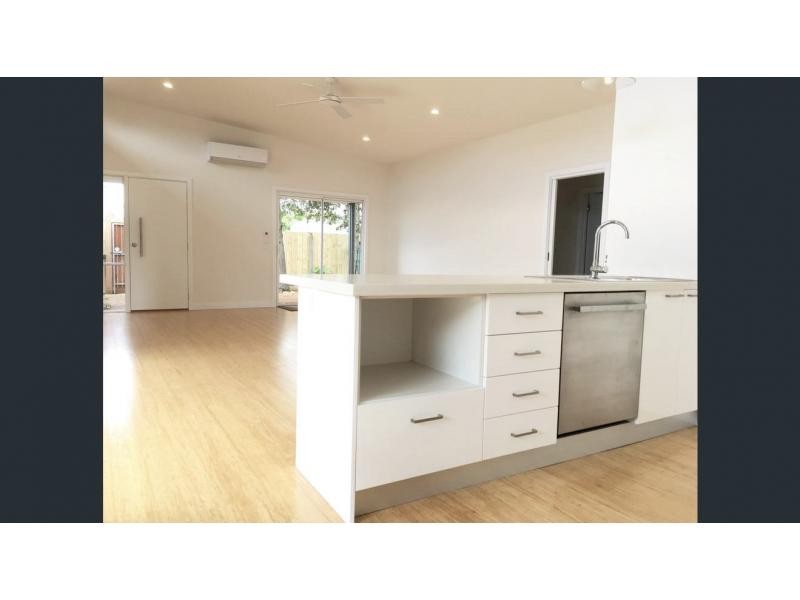 70 Whitehead Grove, Rosebud West VIC 3940