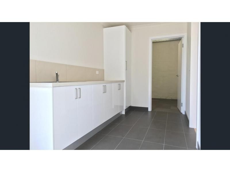 70 Whitehead Grove, Rosebud West VIC 3940