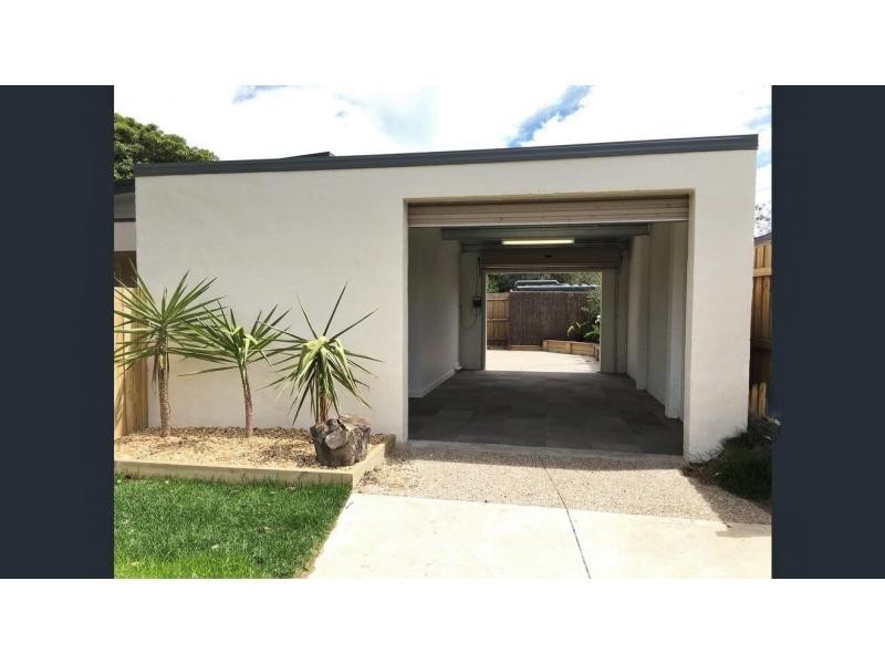 70 Whitehead Grove, Rosebud West VIC 3940