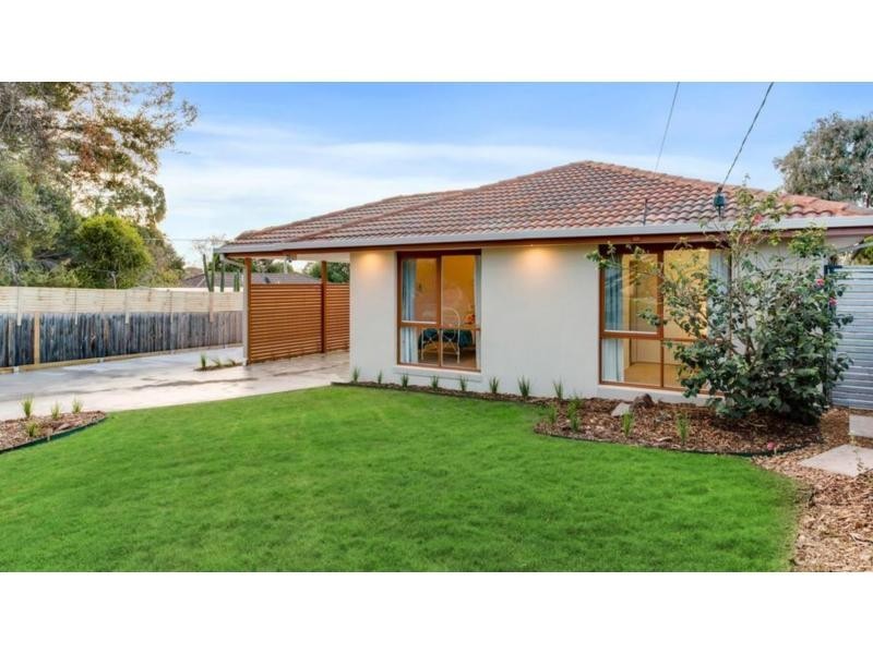 26 Moorfield Avenue, Rosebud VIC 3939