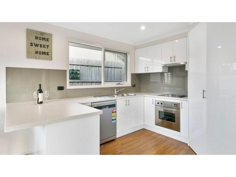 26 Moorfield Avenue, Rosebud VIC 3939
