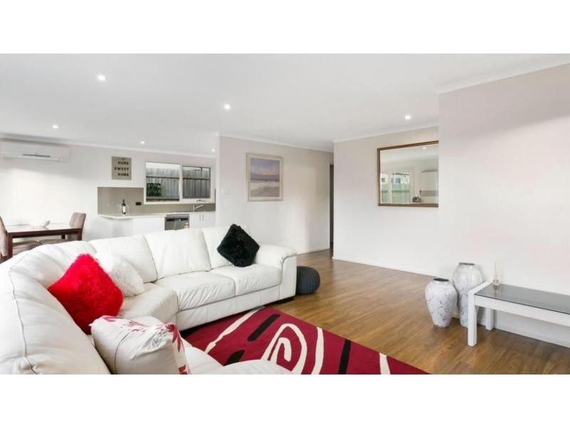 26 Moorfield Avenue, Rosebud VIC 3939