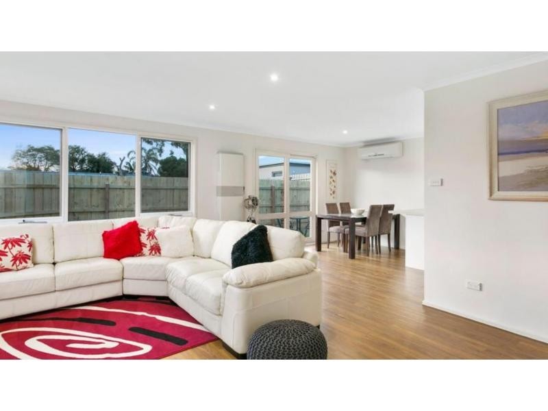 26 Moorfield Avenue, Rosebud VIC 3939