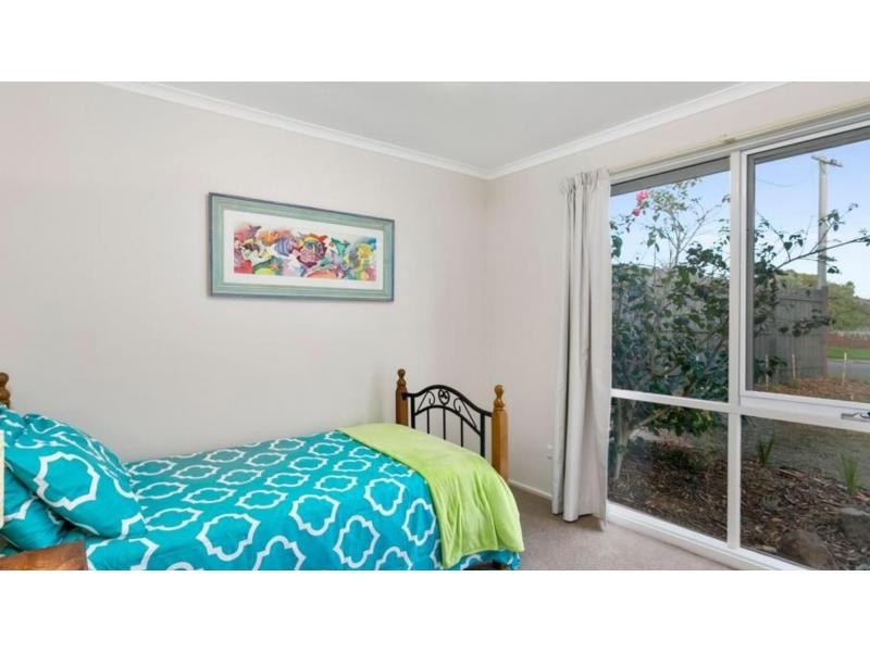 26 Moorfield Avenue, Rosebud VIC 3939