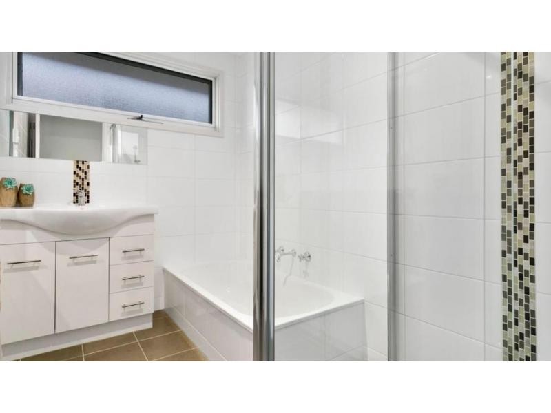 26 Moorfield Avenue, Rosebud VIC 3939