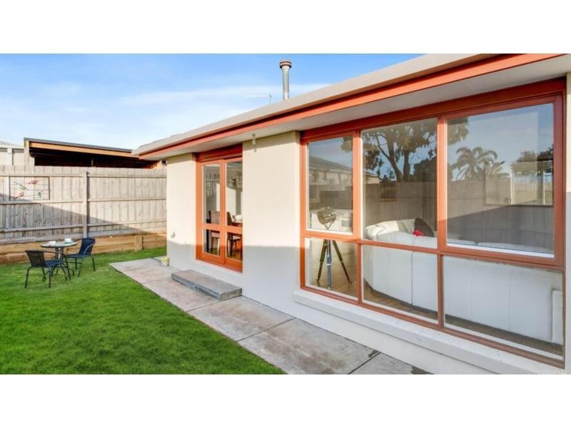 26 Moorfield Avenue, Rosebud VIC 3939