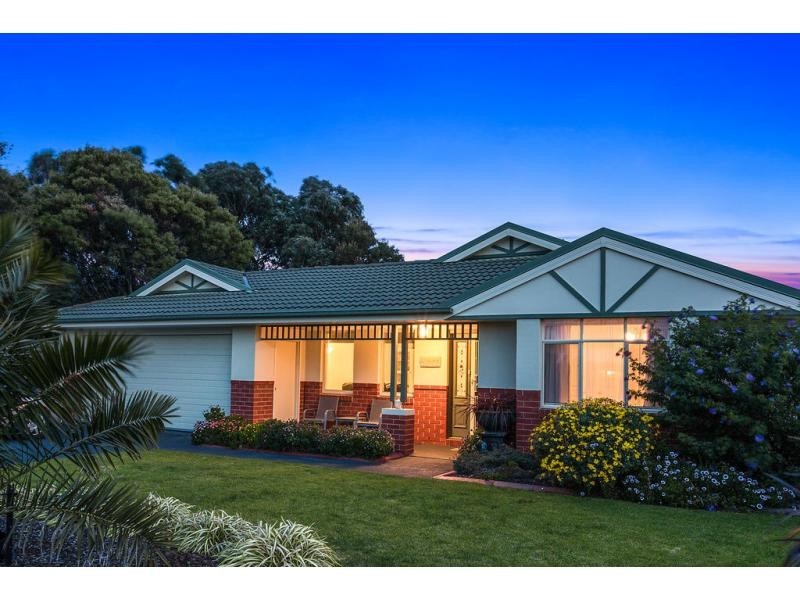 8 Palm Tree Drive, Safety Beach VIC 3936