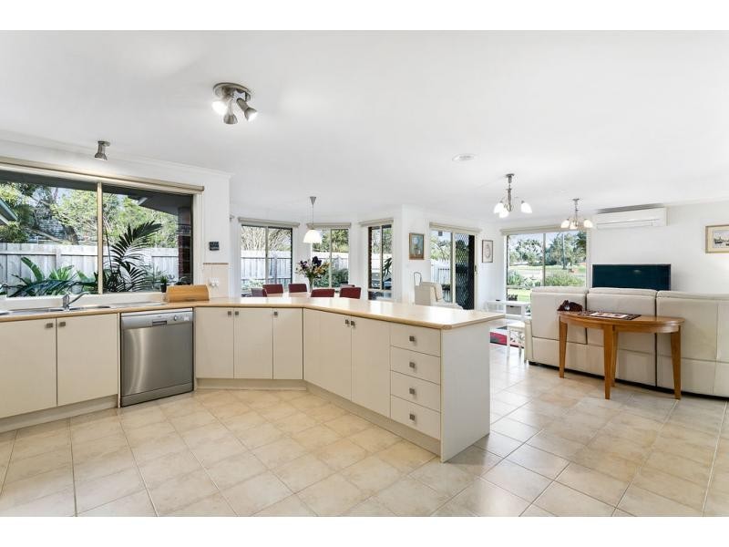 8 Palm Tree Drive, Safety Beach VIC 3936