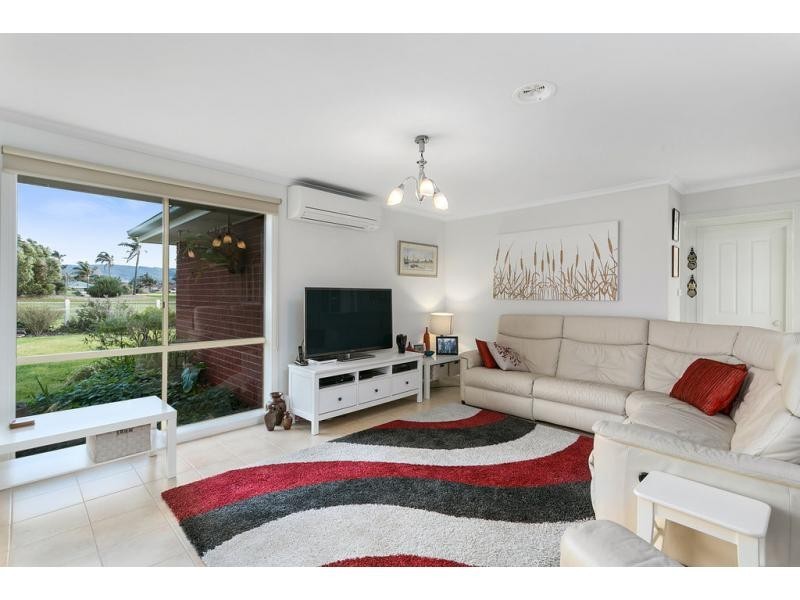 8 Palm Tree Drive, Safety Beach VIC 3936