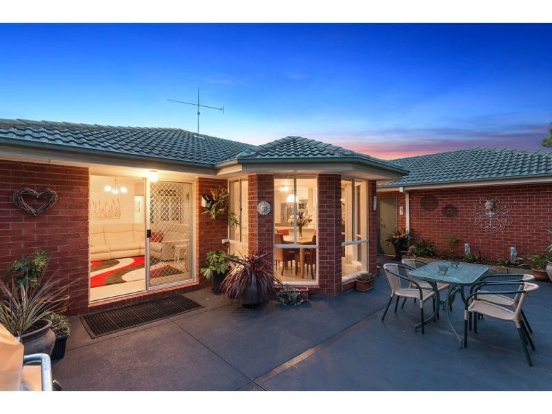 8 Palm Tree Drive, Safety Beach VIC 3936