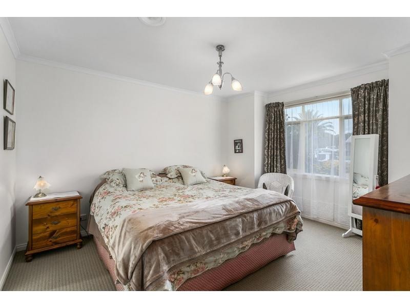 8 Palm Tree Drive, Safety Beach VIC 3936