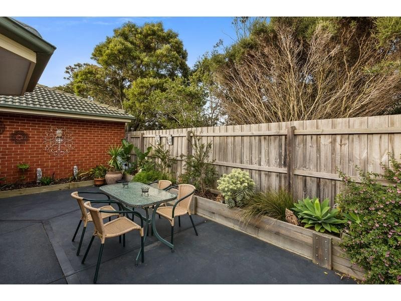 8 Palm Tree Drive, Safety Beach VIC 3936