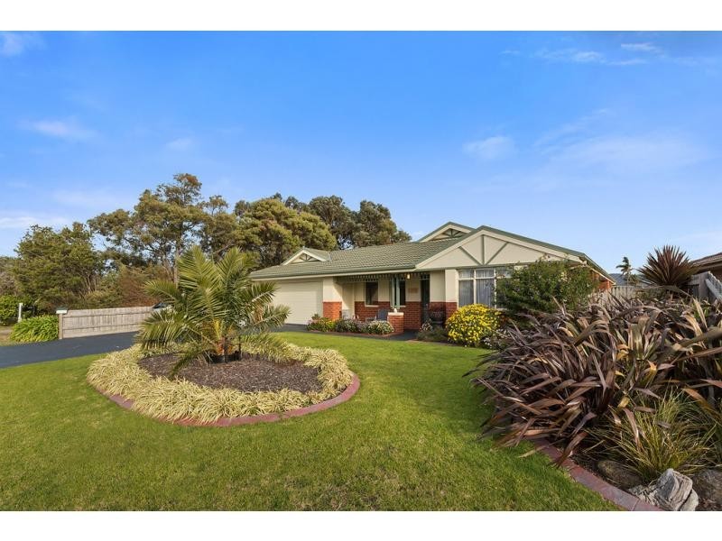 8 Palm Tree Drive, Safety Beach VIC 3936