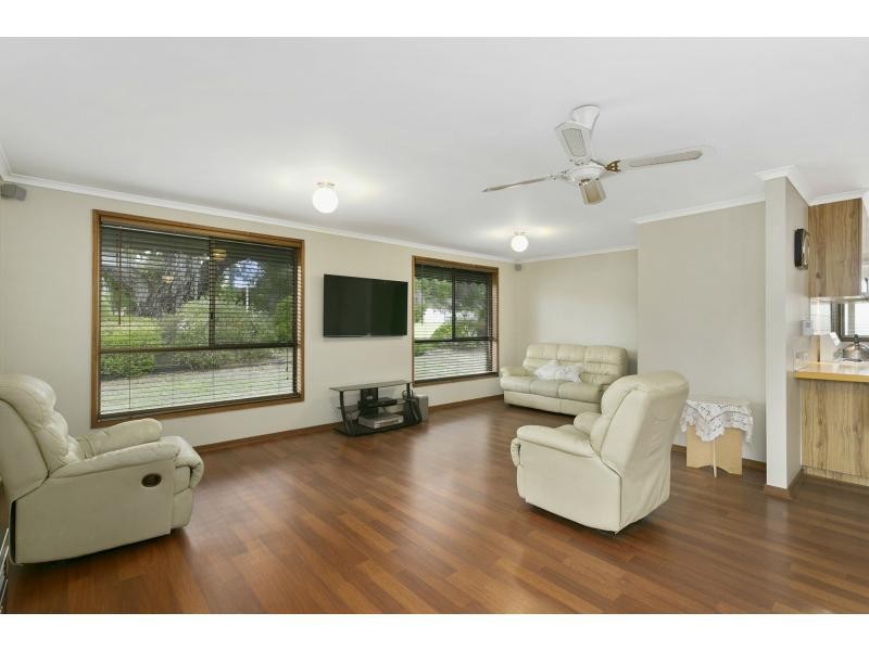 4 Harverson Drive, Rosebud VIC 3939