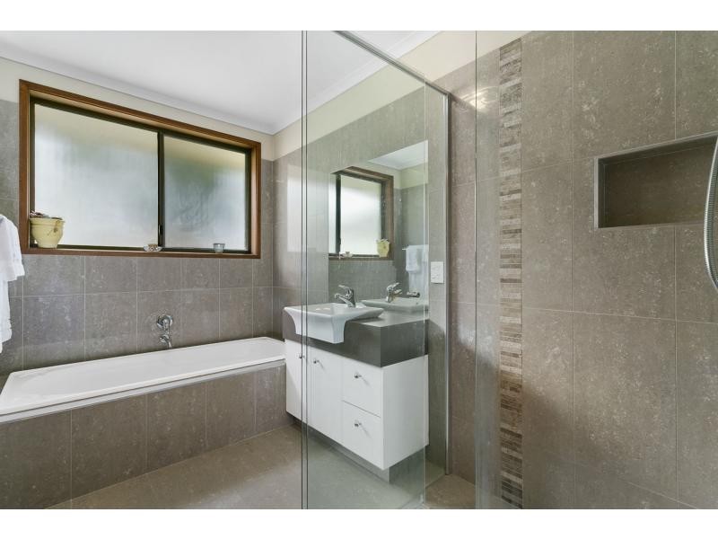 4 Harverson Drive, Rosebud VIC 3939