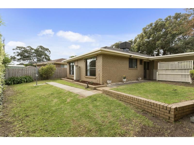 4 Harverson Drive, Rosebud VIC 3939