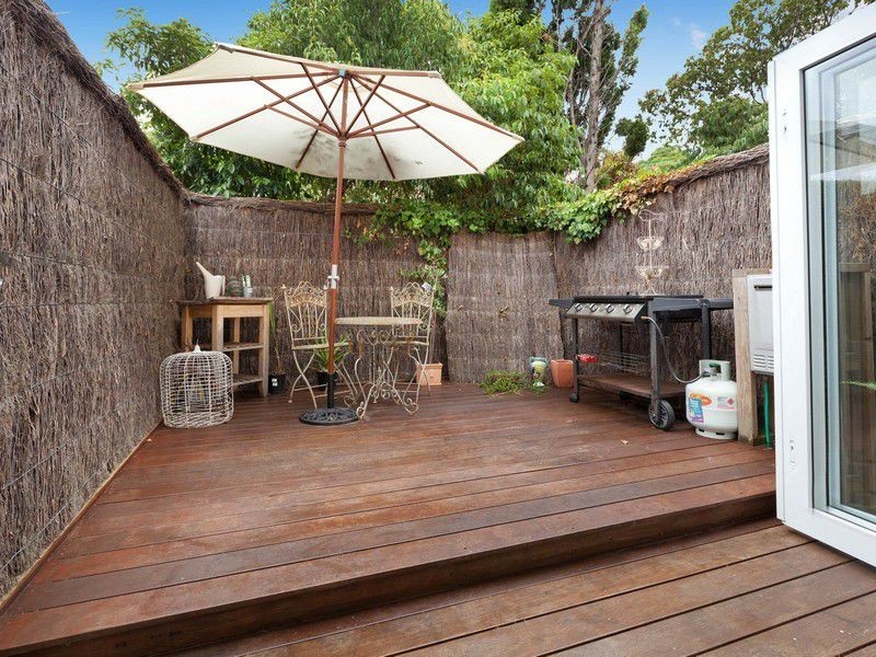 2, 5-7 The Avenue, Mccrae VIC 3938