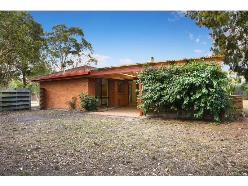 21 Deanswood Drive, Somerville VIC 3912