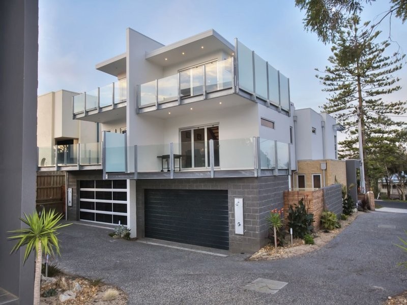 2/12 Steele Street, Cowes VIC 3922