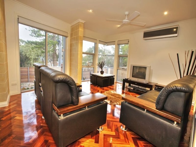 2/12 Steele Street, Cowes VIC 3922