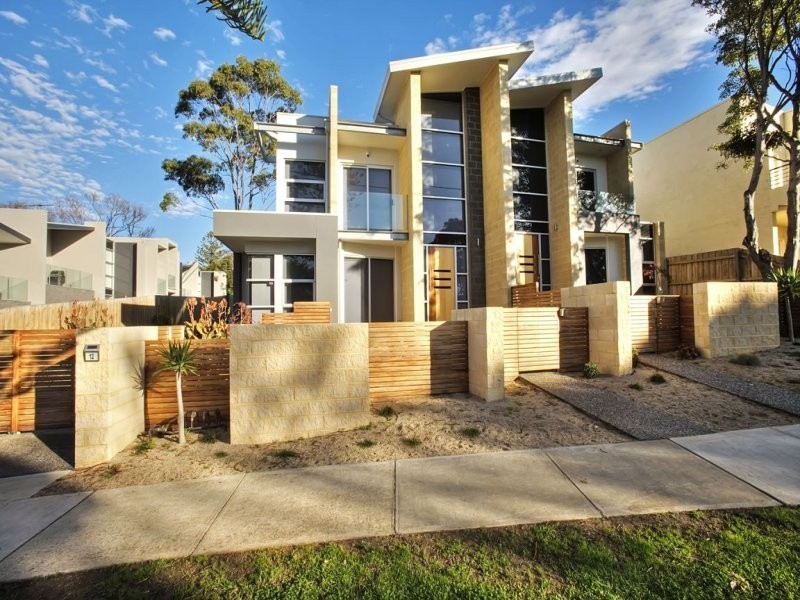 2/12 Steele Street, Cowes VIC 3922