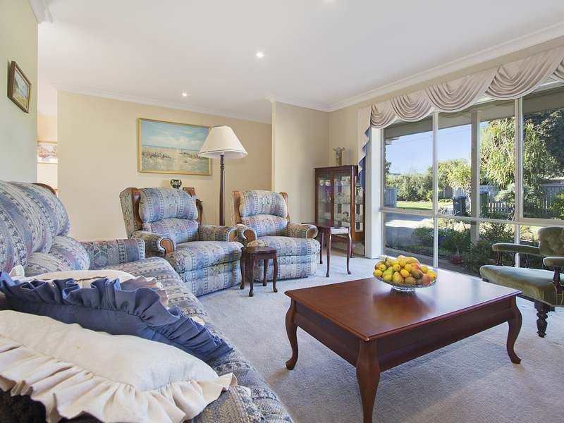 3,86 First Avenue, Rosebud VIC 3939