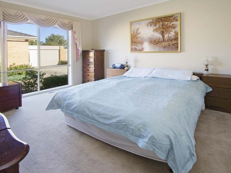 3,86 First Avenue, Rosebud VIC 3939