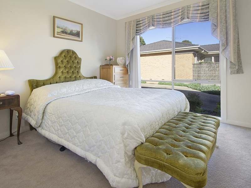 3,86 First Avenue, Rosebud VIC 3939