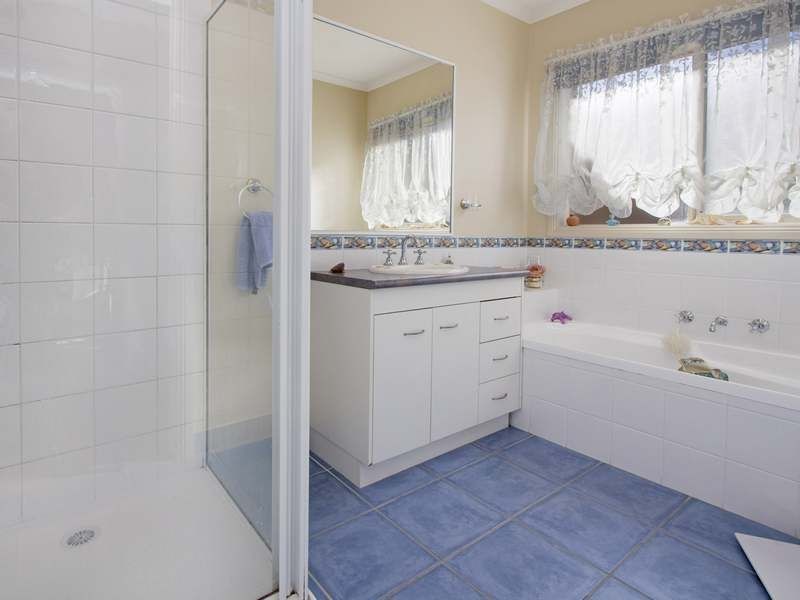 3,86 First Avenue, Rosebud VIC 3939