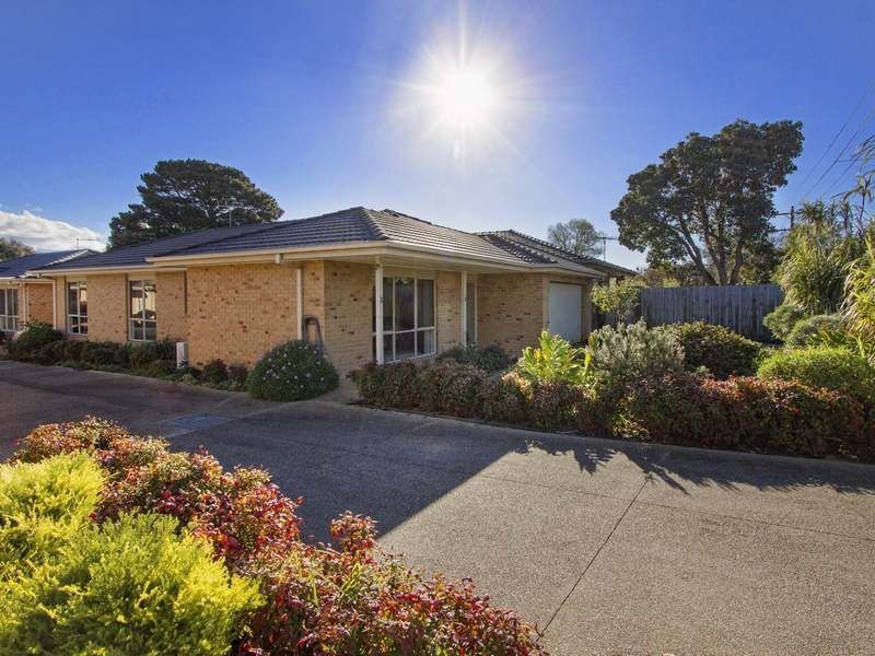 3,86 First Avenue, Rosebud VIC 3939