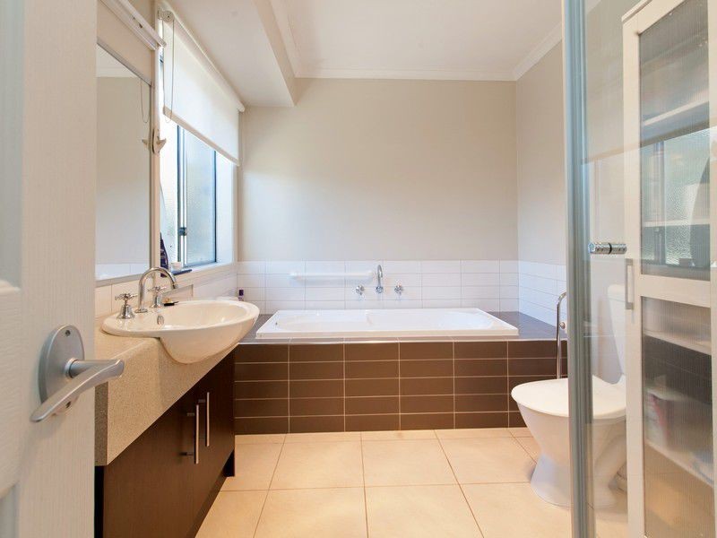 13 Josie Place, Rosebud VIC 3939