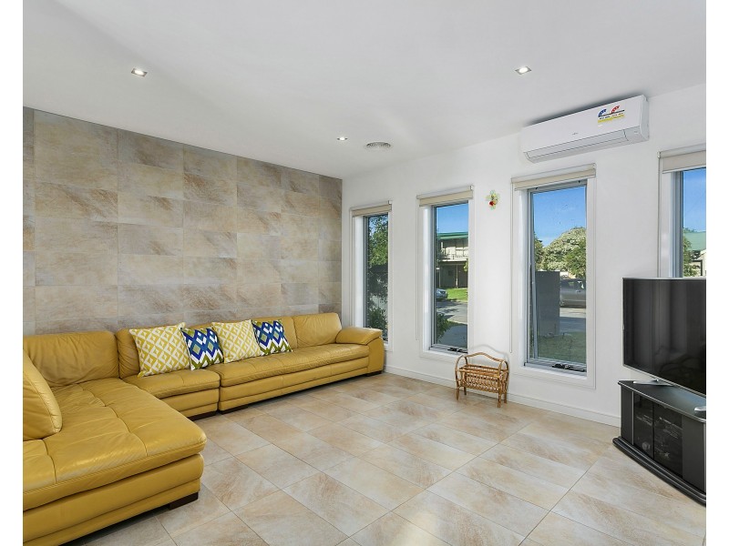 1/10 Charles Street, Dromana VIC 3936