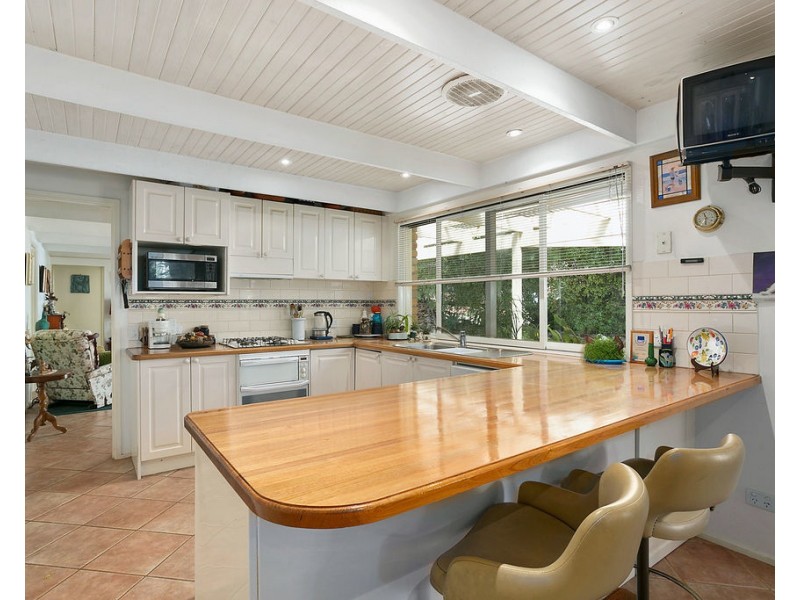 16 Wakool Ave, Rosebud VIC 3939