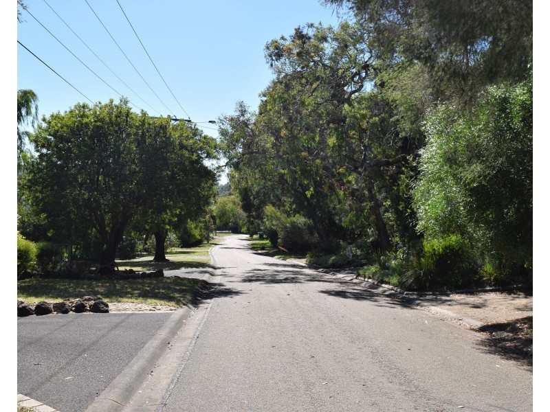 16 Wakool Ave, Rosebud VIC 3939