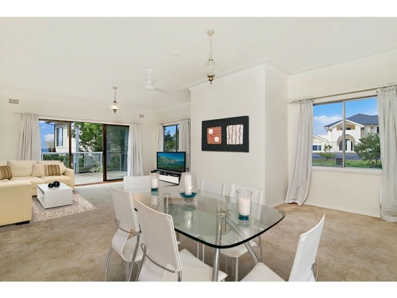 6 Sapphire Crescent, Sapphire Beach NSW 2450
