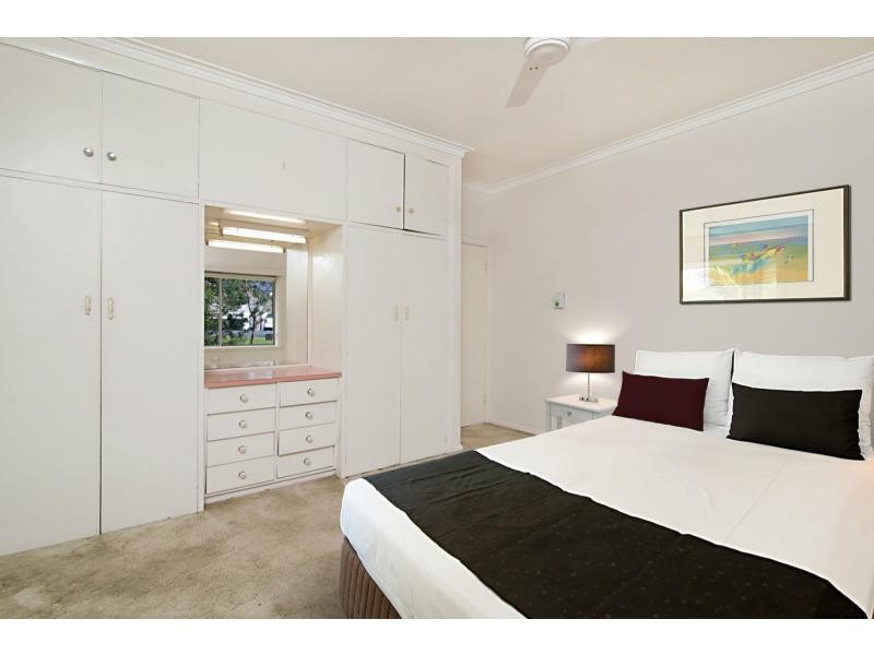6 Sapphire Crescent, Sapphire Beach NSW 2450