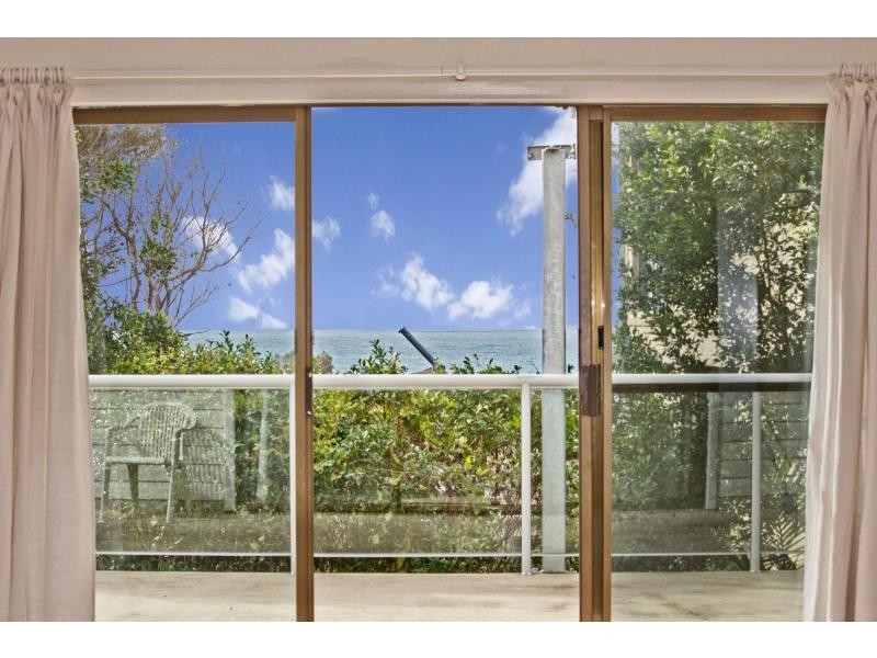 6 Sapphire Crescent, Sapphire Beach NSW 2450