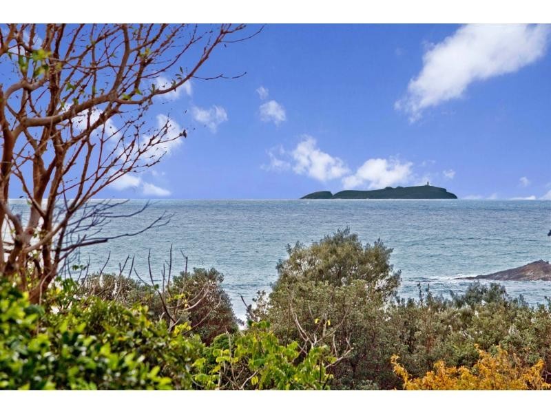6 Sapphire Crescent, Sapphire Beach NSW 2450