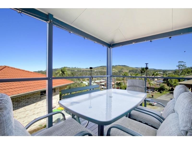 8 McPhee Close, Woolgoolga NSW 2456
