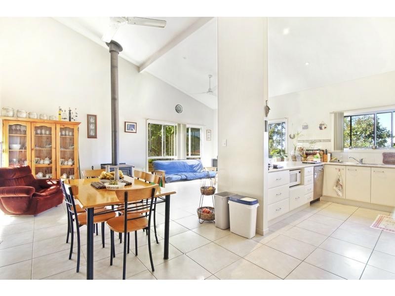 8 McPhee Close, Woolgoolga NSW 2456