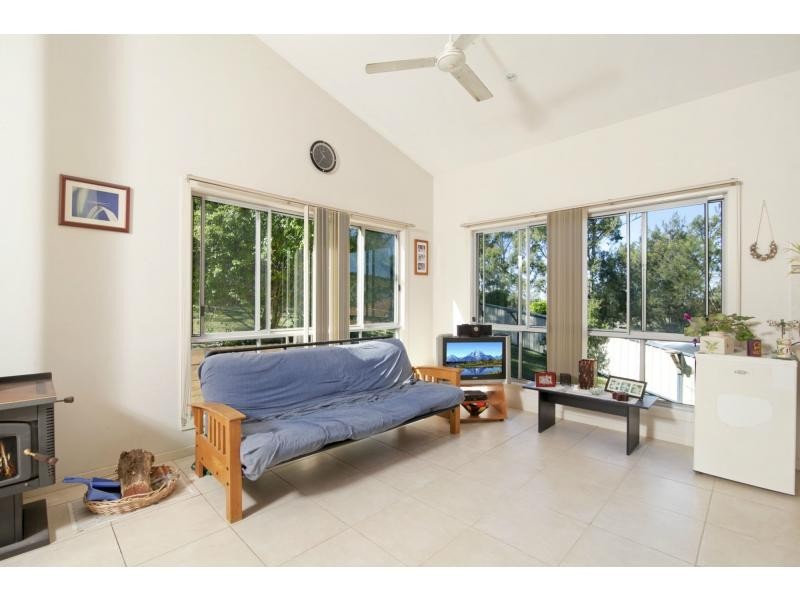 8 McPhee Close, Woolgoolga NSW 2456