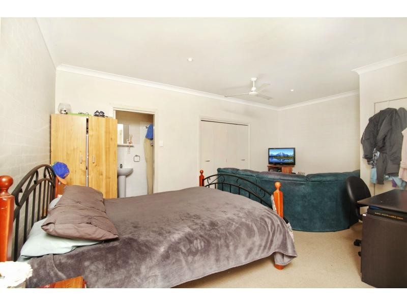 8 McPhee Close, Woolgoolga NSW 2456