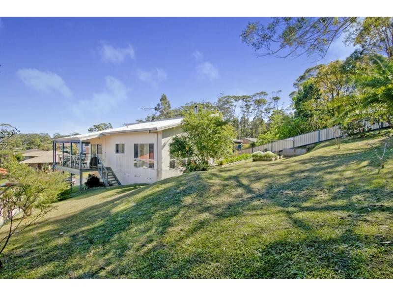 8 McPhee Close, Woolgoolga NSW 2456