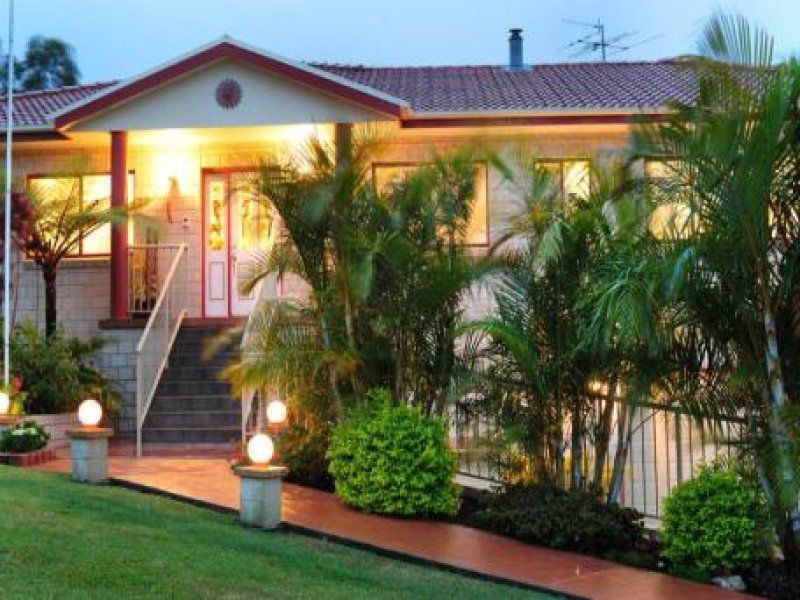 17 Gresham Drive, Woolgoolga NSW 2456