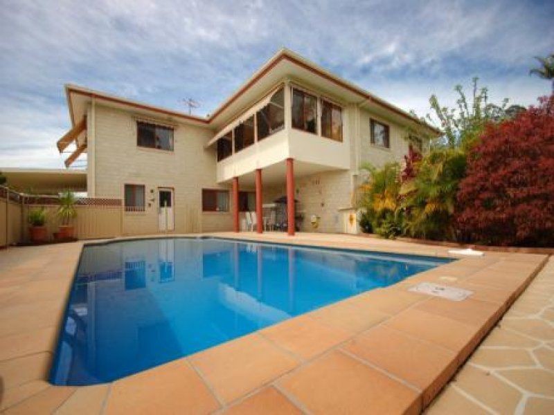 17 Gresham Drive, Woolgoolga NSW 2456