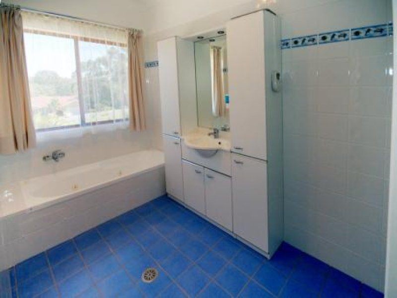 17 Gresham Drive, Woolgoolga NSW 2456