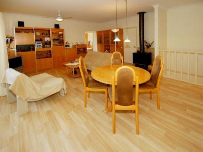 17 Gresham Drive, Woolgoolga NSW 2456