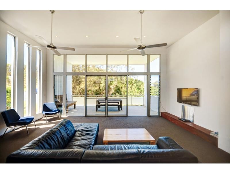 27 Elouera Drive, Sapphire Beach NSW 2450