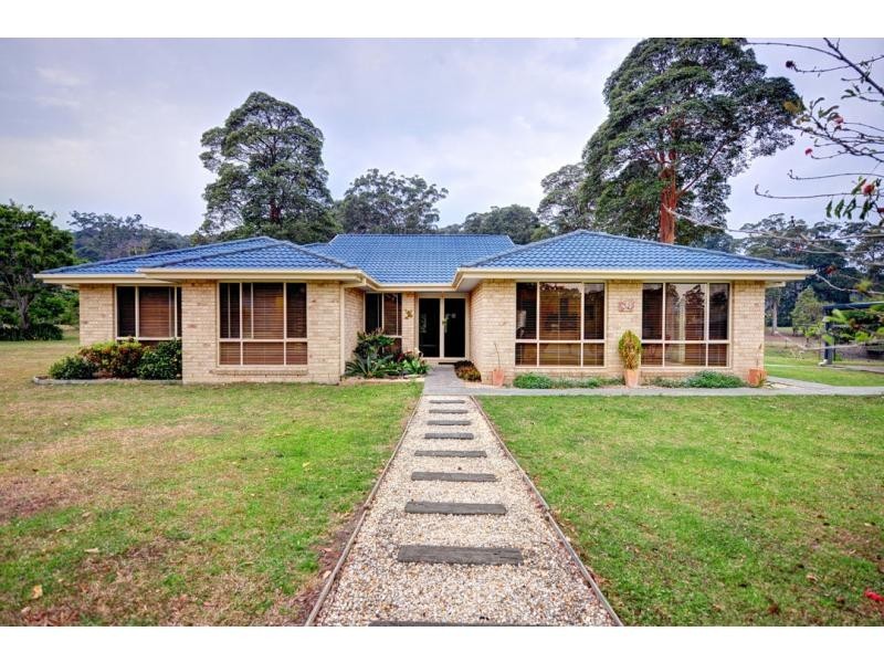 52 Palm Grove Place, Moonee Beach NSW 2450